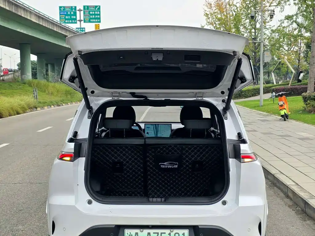 Hycan Z03 — миниатюра 15
