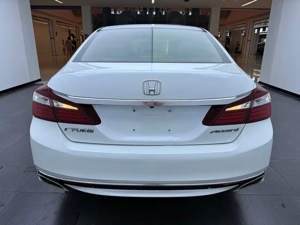 Honda Accord — миниатюра 8