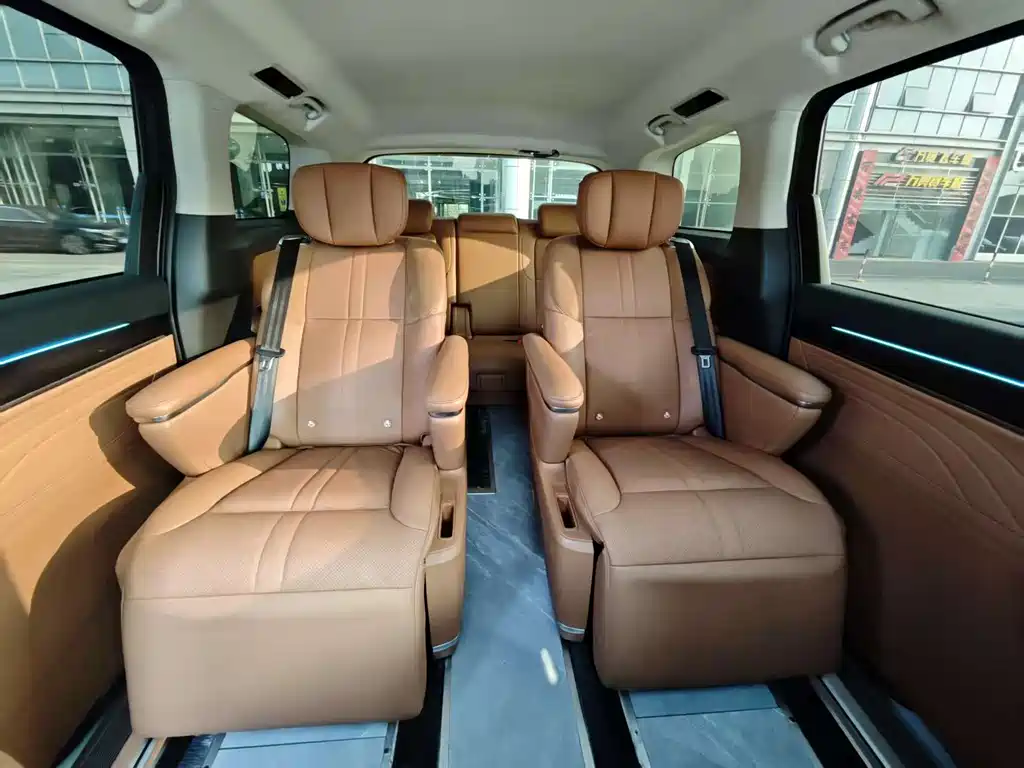 SAIC MAXUS EVERYONE 9