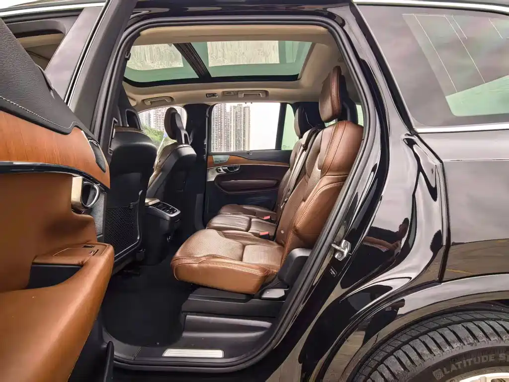 Volvo XC90 — миниатюра 11