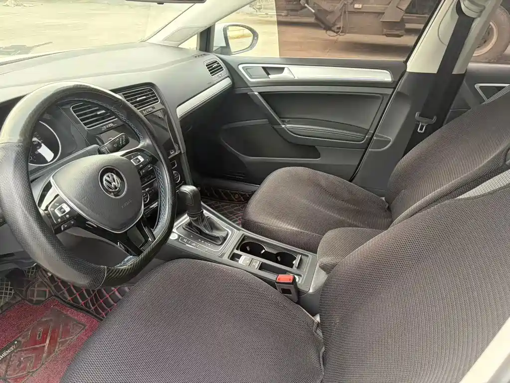 Volkswagen Golf EV — миниатюра 4