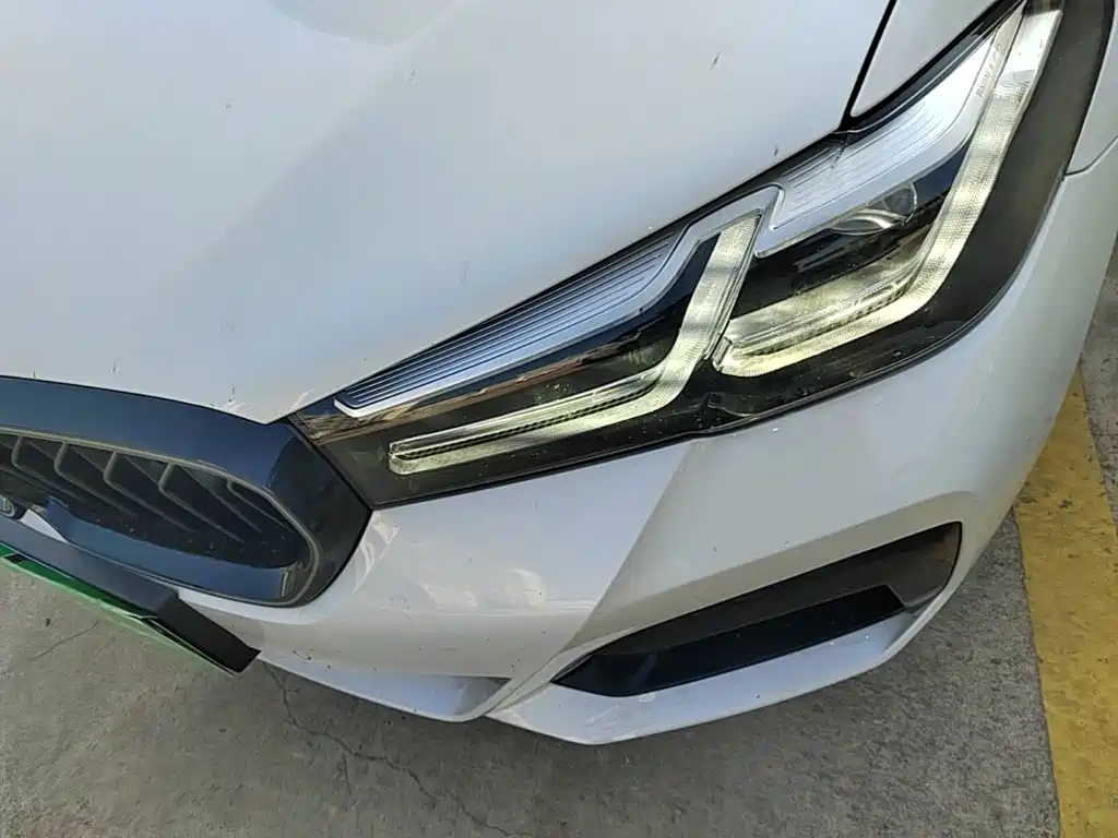 BMW 5 Series — миниатюра 24