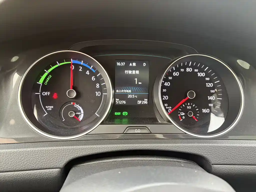 Volkswagen Golf EV — миниатюра 5