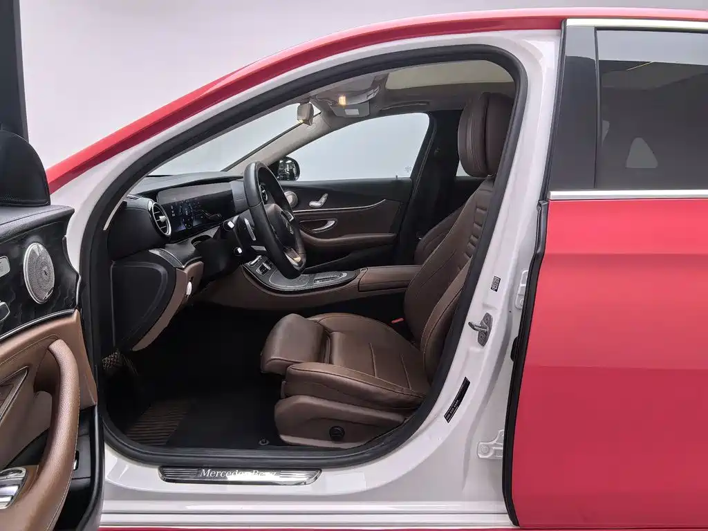 Mercedes-Benz E-Class — миниатюра 10