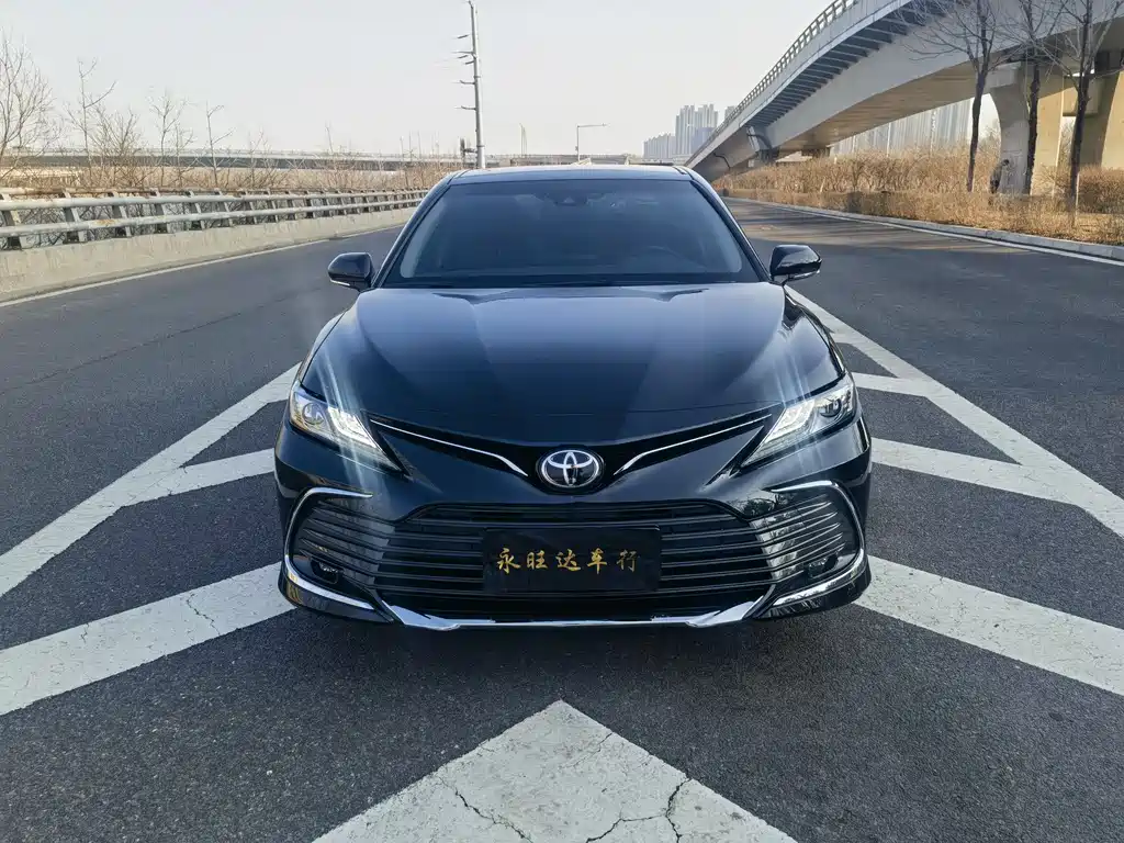 TOYOTA CAMRY