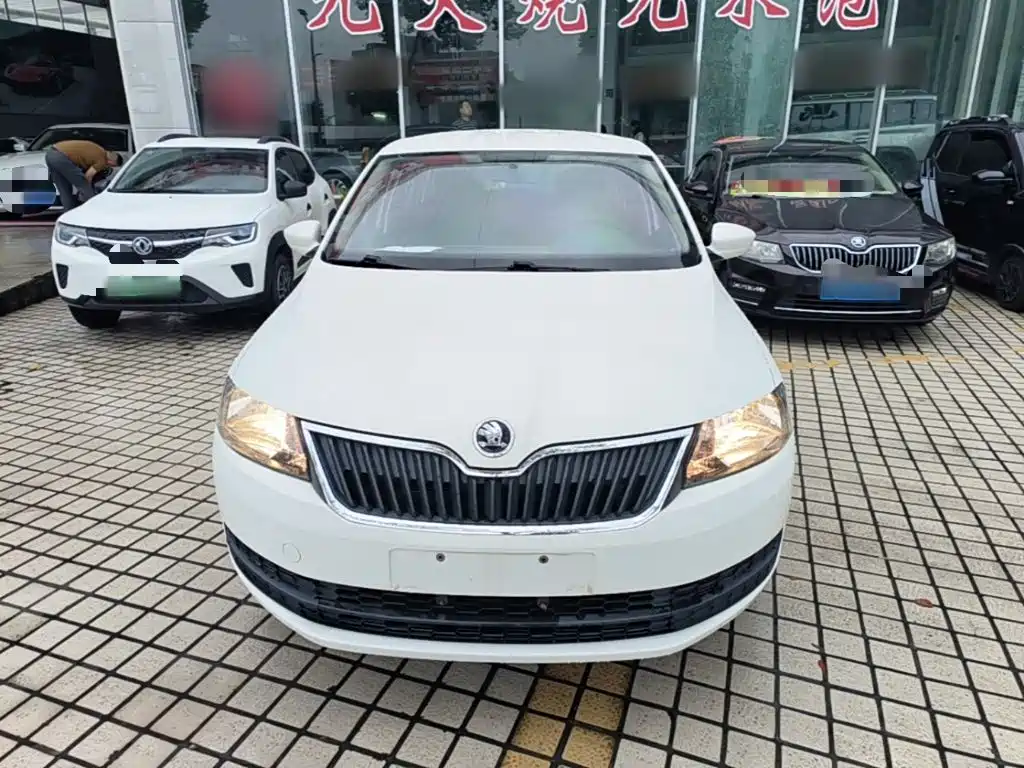 Skoda Rapid Spaceback — миниатюра 3