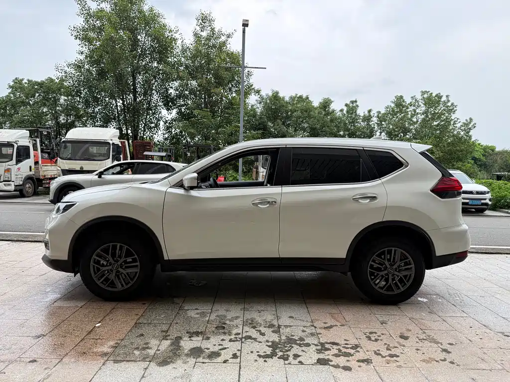 Nissan X-Trail — миниатюра 4