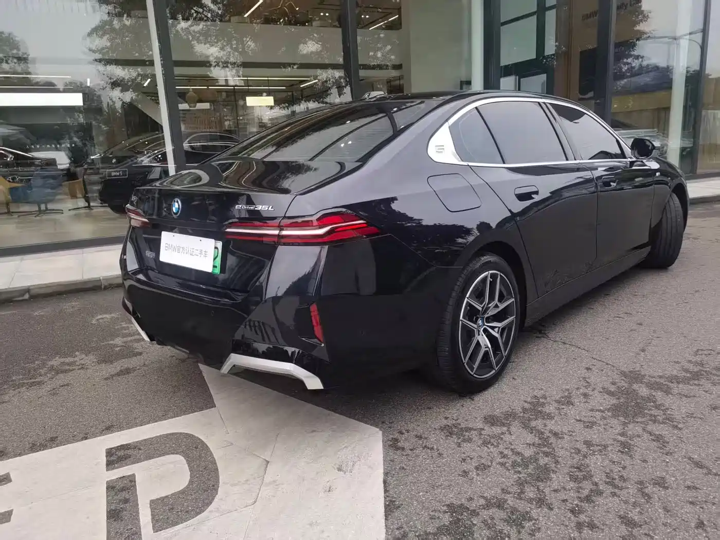BMW i5