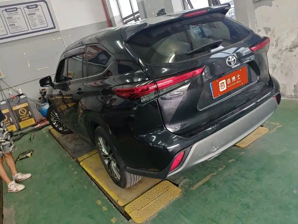 Toyota Highlander — миниатюра 7