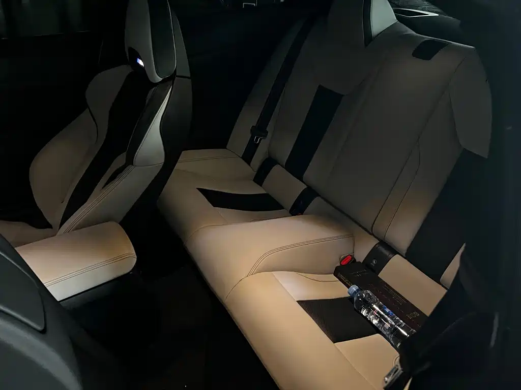 BMW M4 — миниатюра 15
