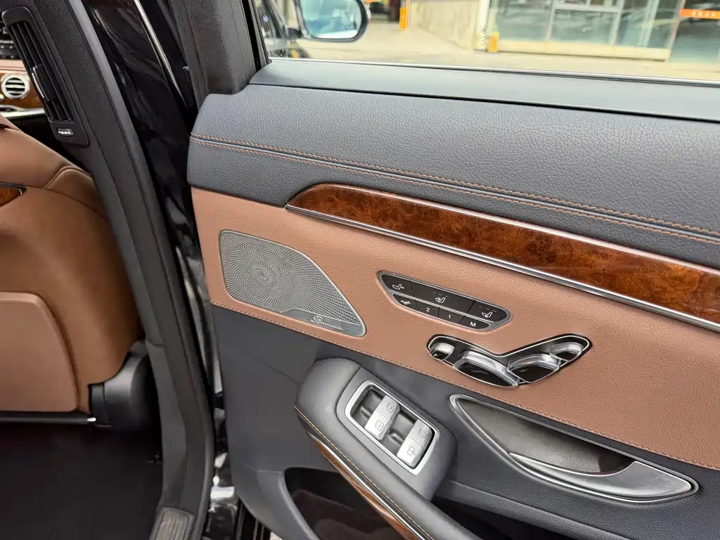 Mercedes-Benz S-Class — миниатюра 6