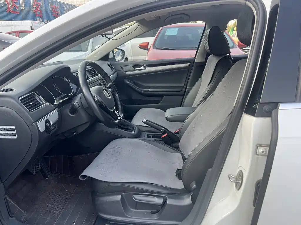 Volkswagen Sagitar — миниатюра 5