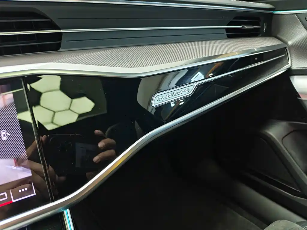 Audi A6L — миниатюра 11
