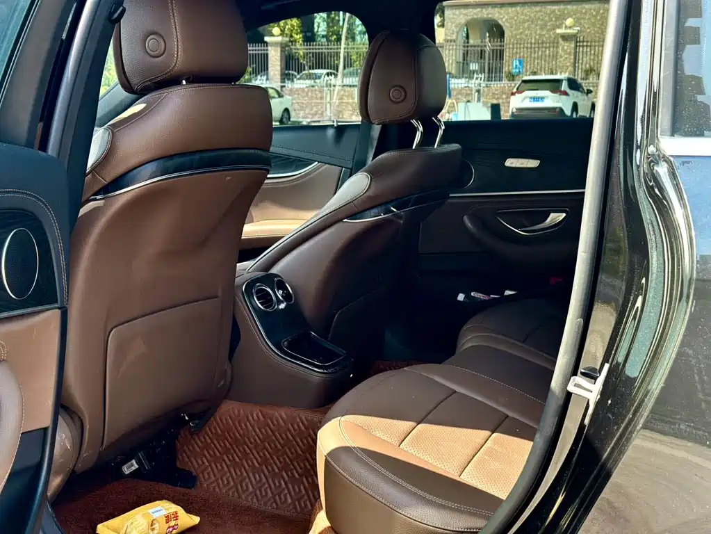 MERCEDES-BENZ E CLASS