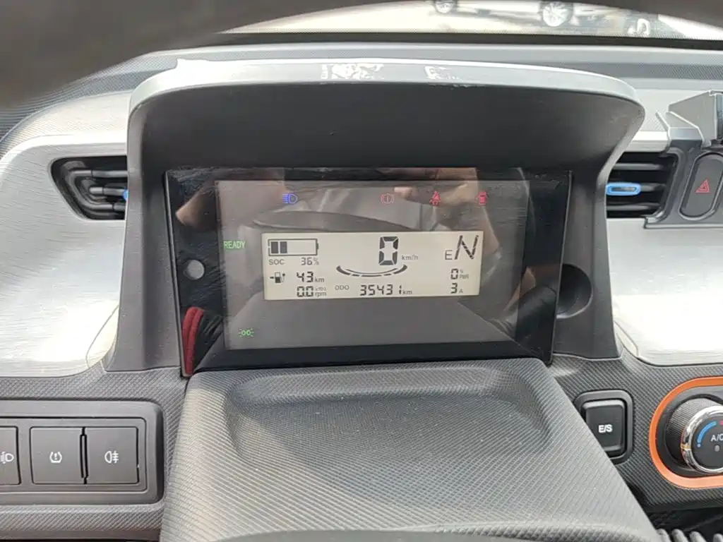 Wuling MINIEV — миниатюра 12