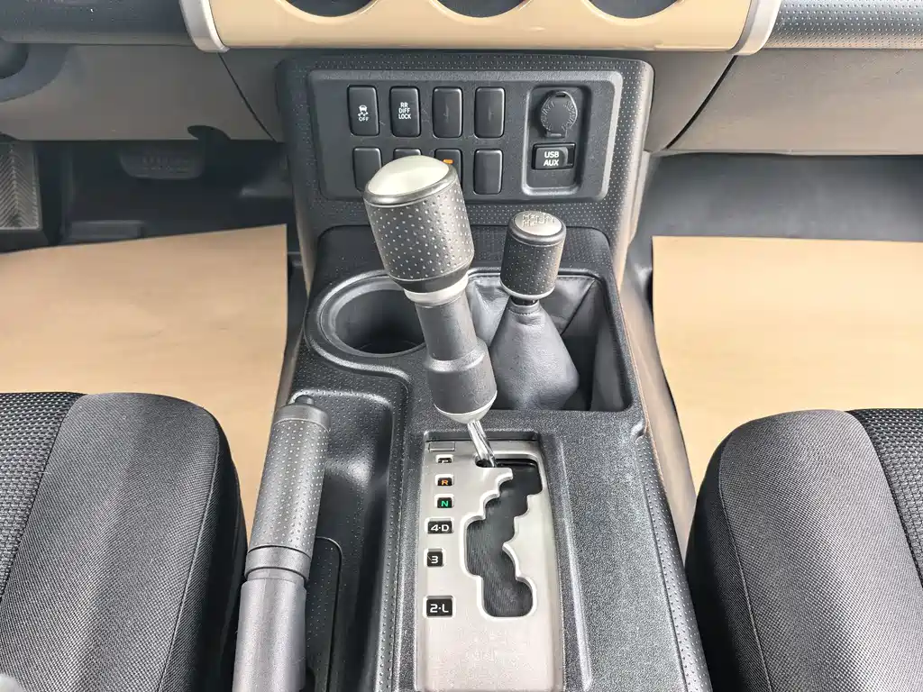 Toyota FJ Cruiser — миниатюра 18