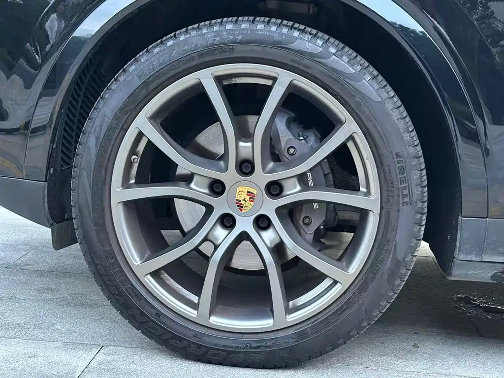Porsche Cayenne — миниатюра 12