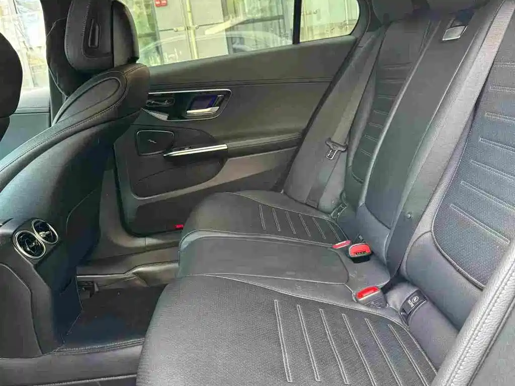 Mercedes-Benz C-Class — миниатюра 10