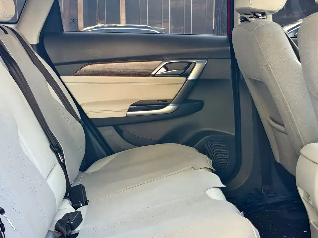BAIC EU5 — миниатюра 11