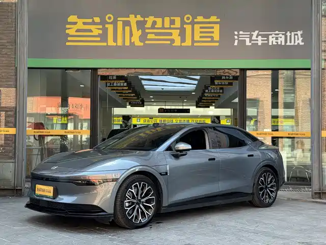 2024 Zeekr 007