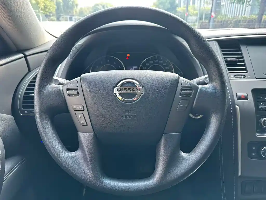 Nissan Patrol — миниатюра 17