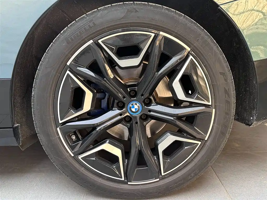 BMW iX — миниатюра 18