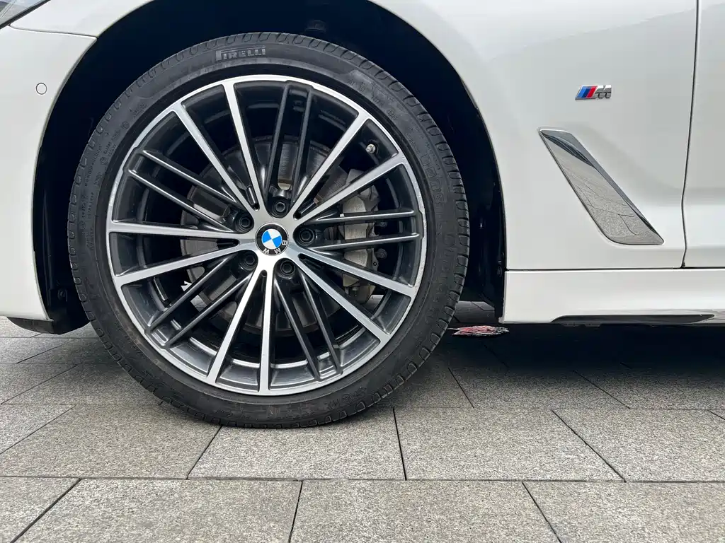 BMW 5 Series — миниатюра 23