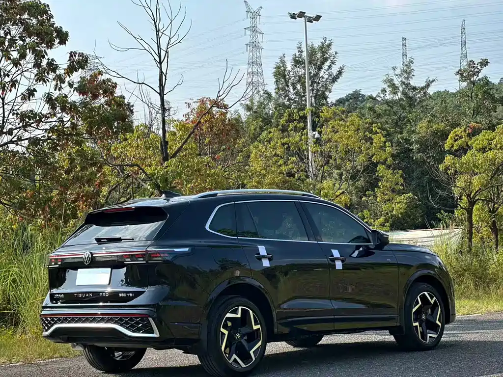 Volkswagen Tiguan L — миниатюра 6