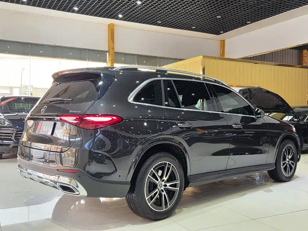 MERCEDES-BENZ GLC