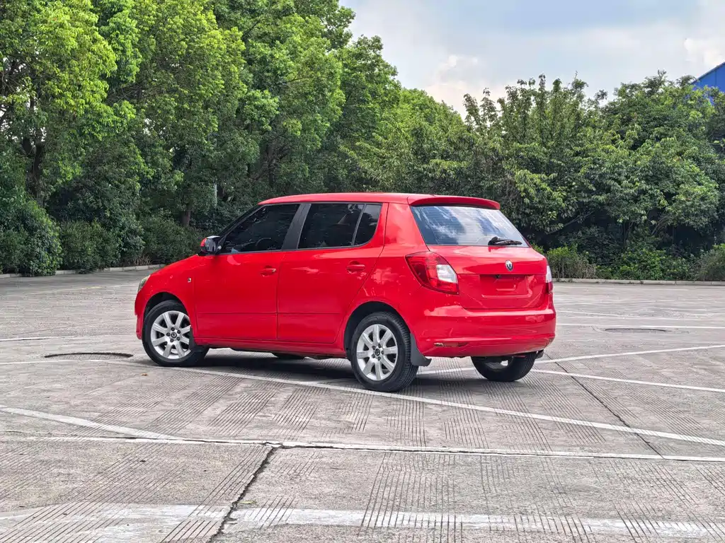 Skoda Fabia — миниатюра 3