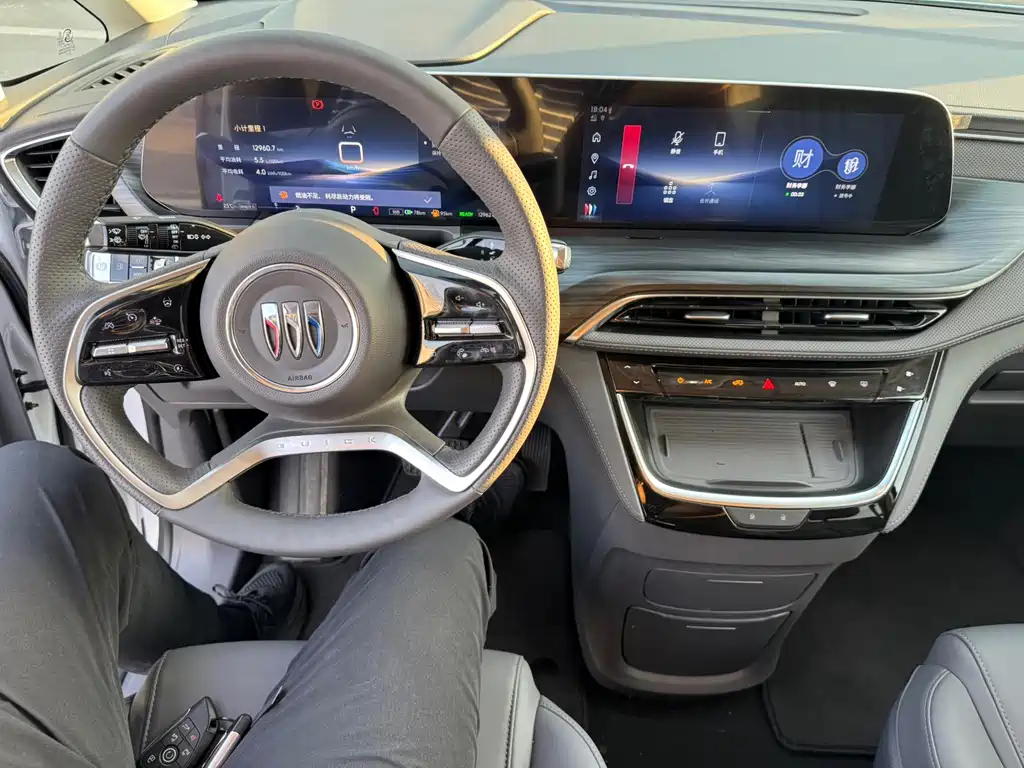 Buick GL8 Hybrid — миниатюра 6