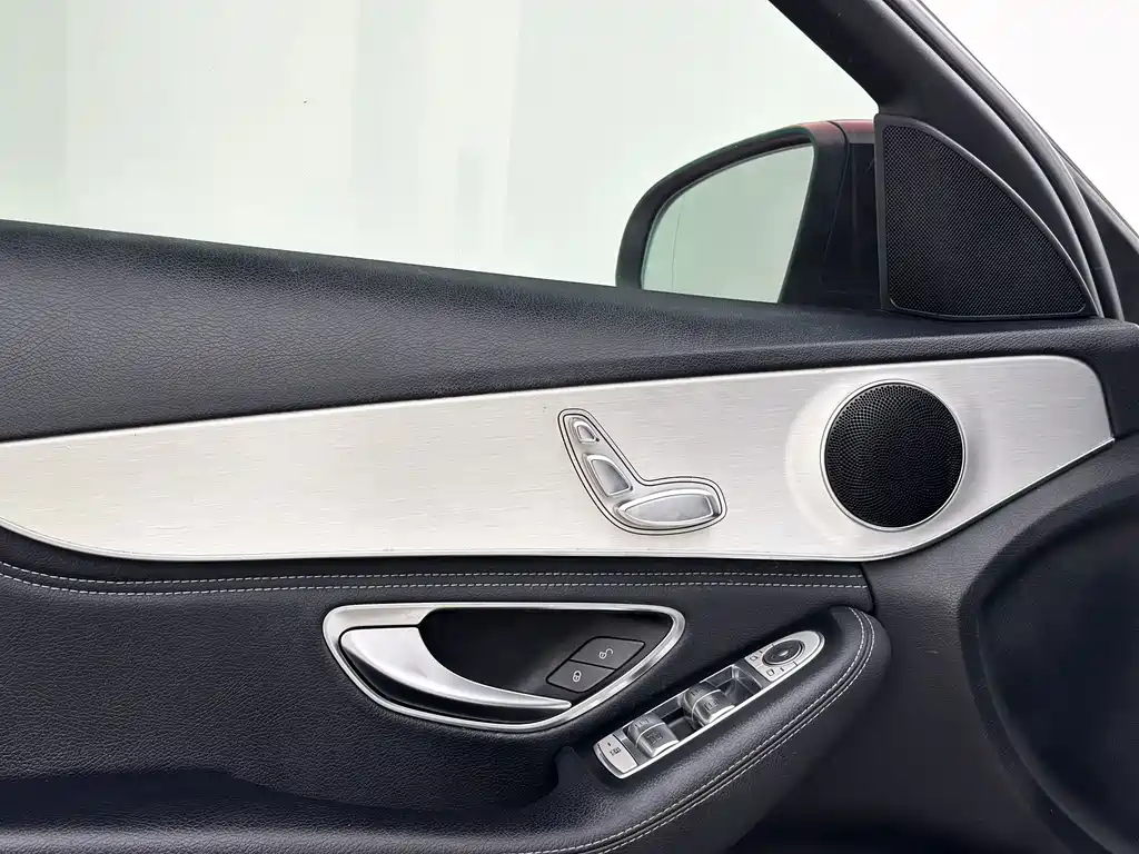 Mercedes-Benz C-Class — миниатюра 15