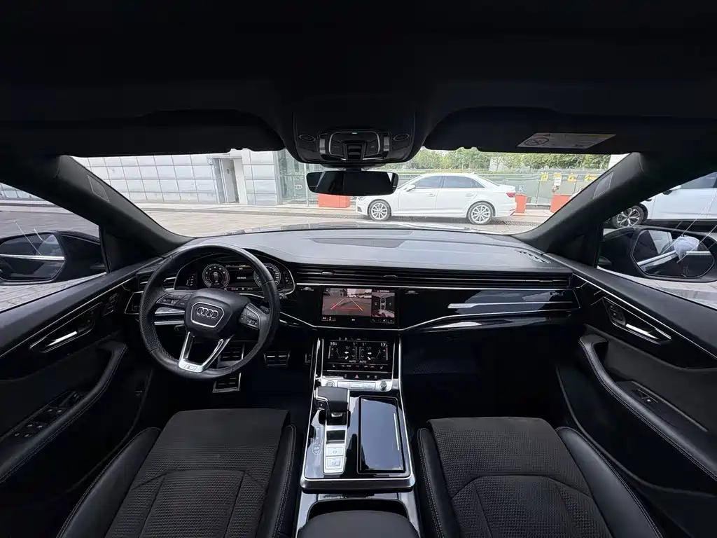 Audi Q8 2021 55 TFSI