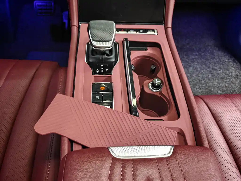 Hongqi Hongqi H5 — миниатюра 11