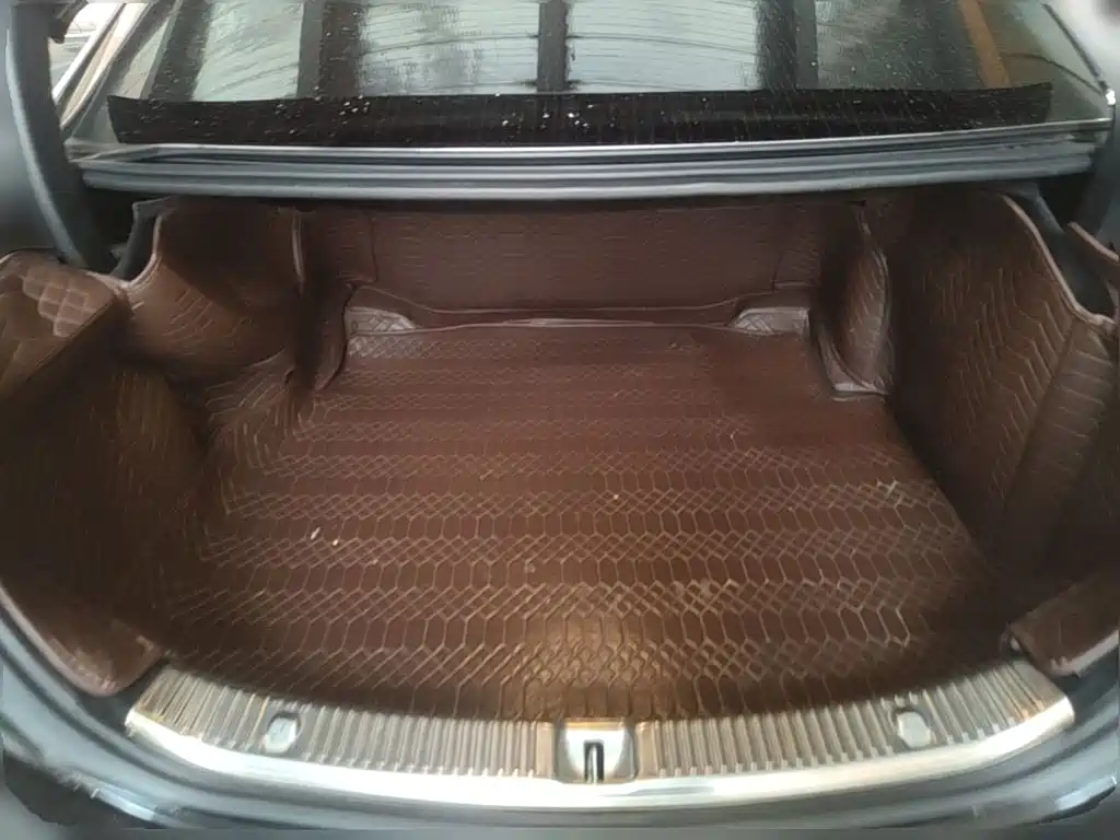 Mercedes-Benz E-Class — миниатюра 24