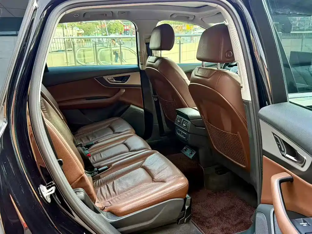 Audi Q7 — миниатюра 7