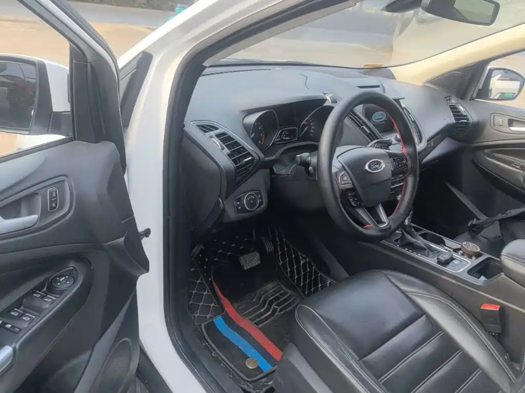 Ford Kuga — миниатюра 16