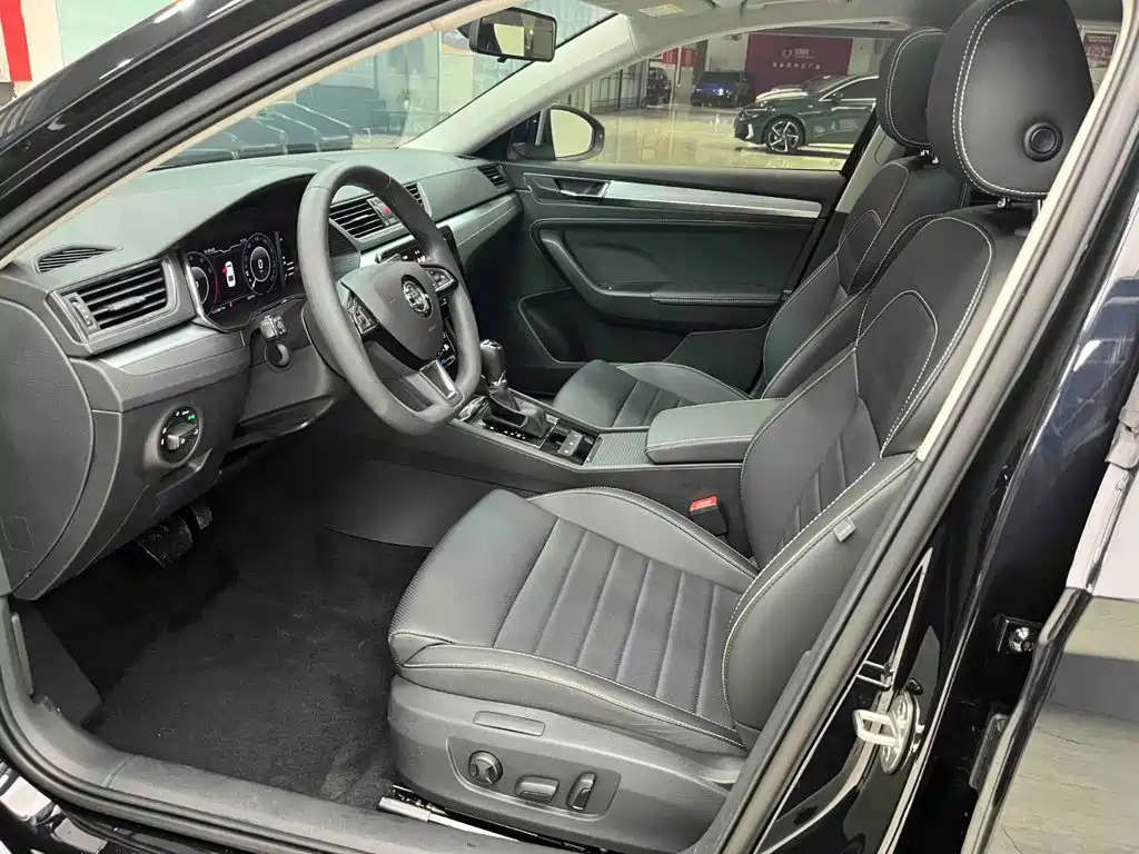Skoda Superb — миниатюра 16