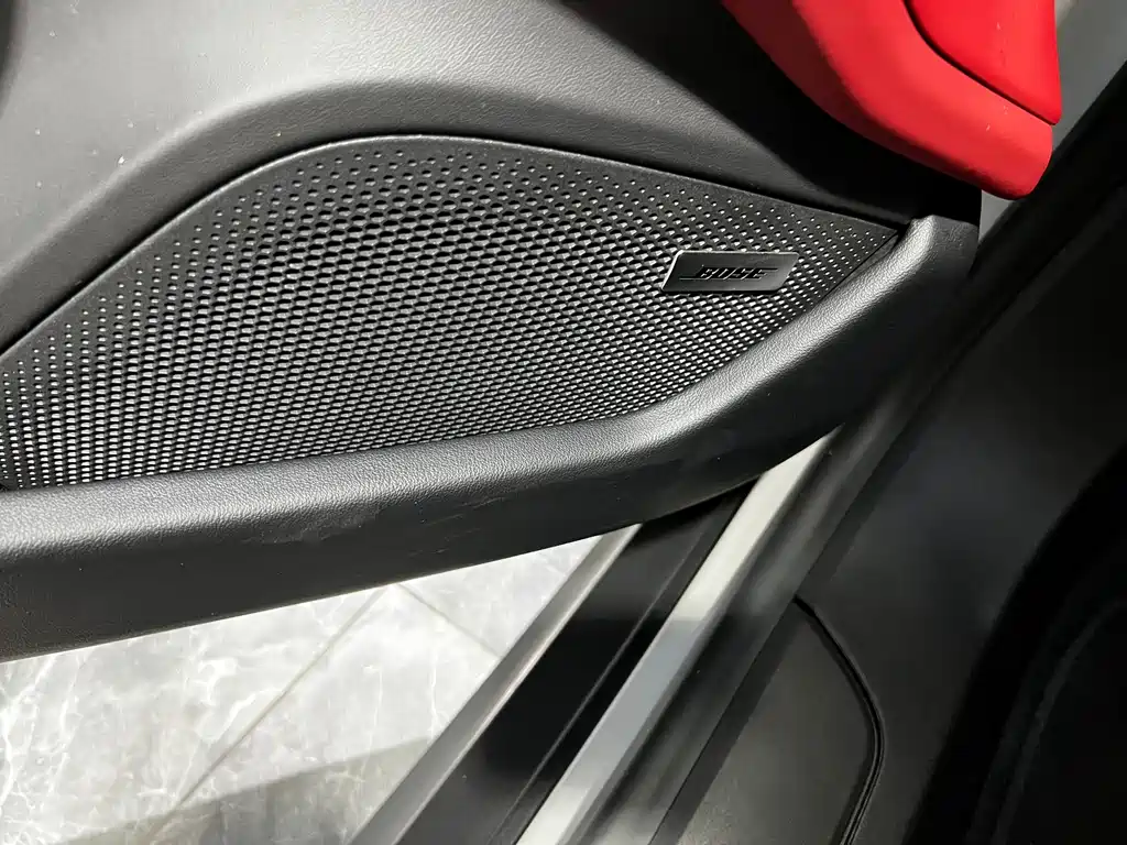 Porsche Taycan — миниатюра 6
