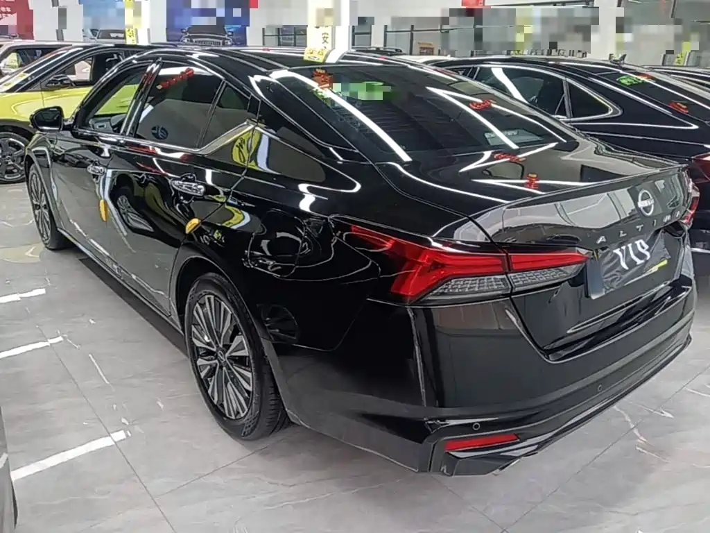 Nissan Teana — миниатюра 5