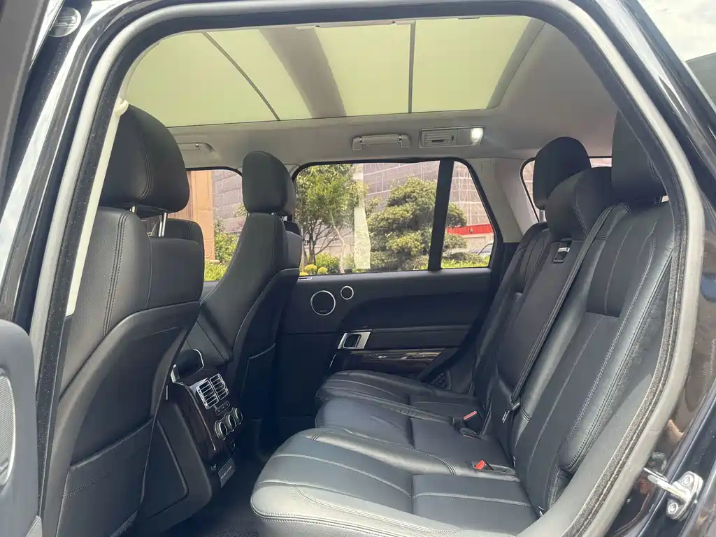 Land Rover Range Rover — миниатюра 12