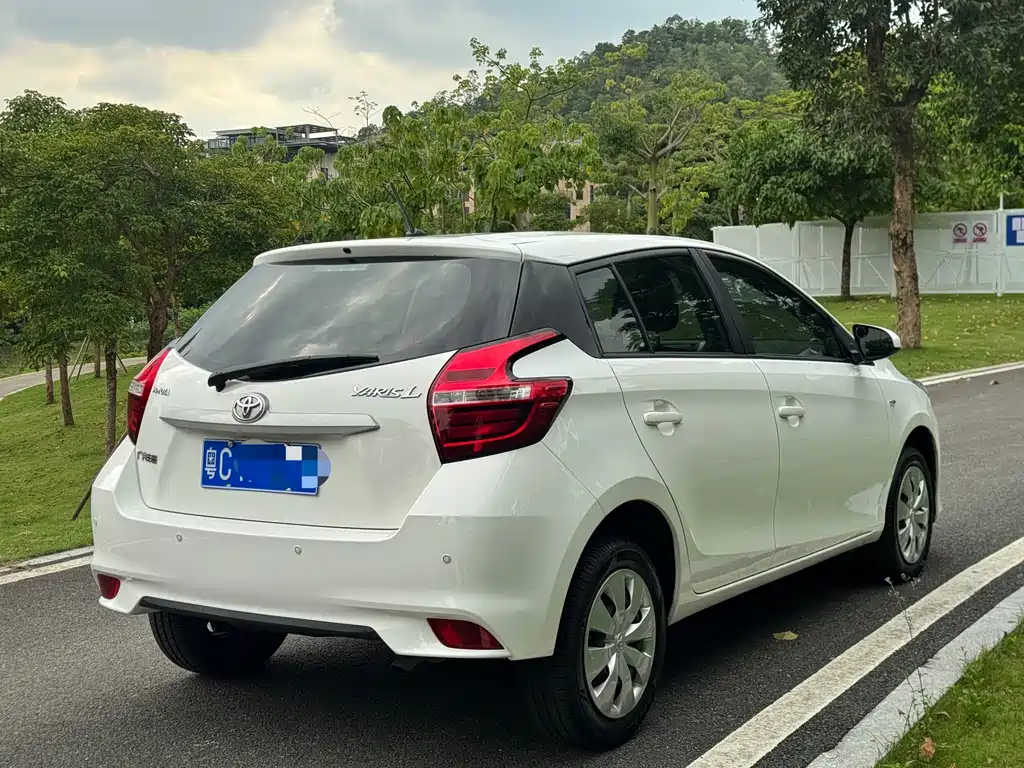 Toyota Yaris L — миниатюра 9