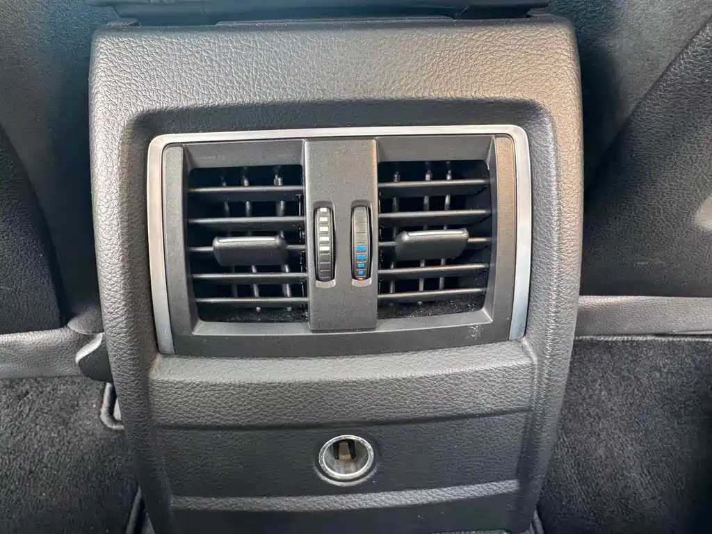 BMW 3 Series — миниатюра 12