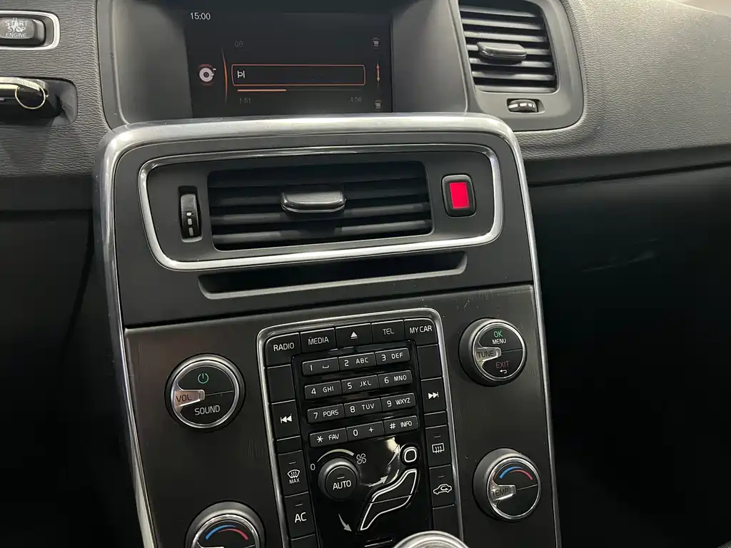 Volvo S60 (Import) — миниатюра 11