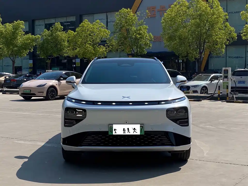 XPeng G9 — миниатюра 2