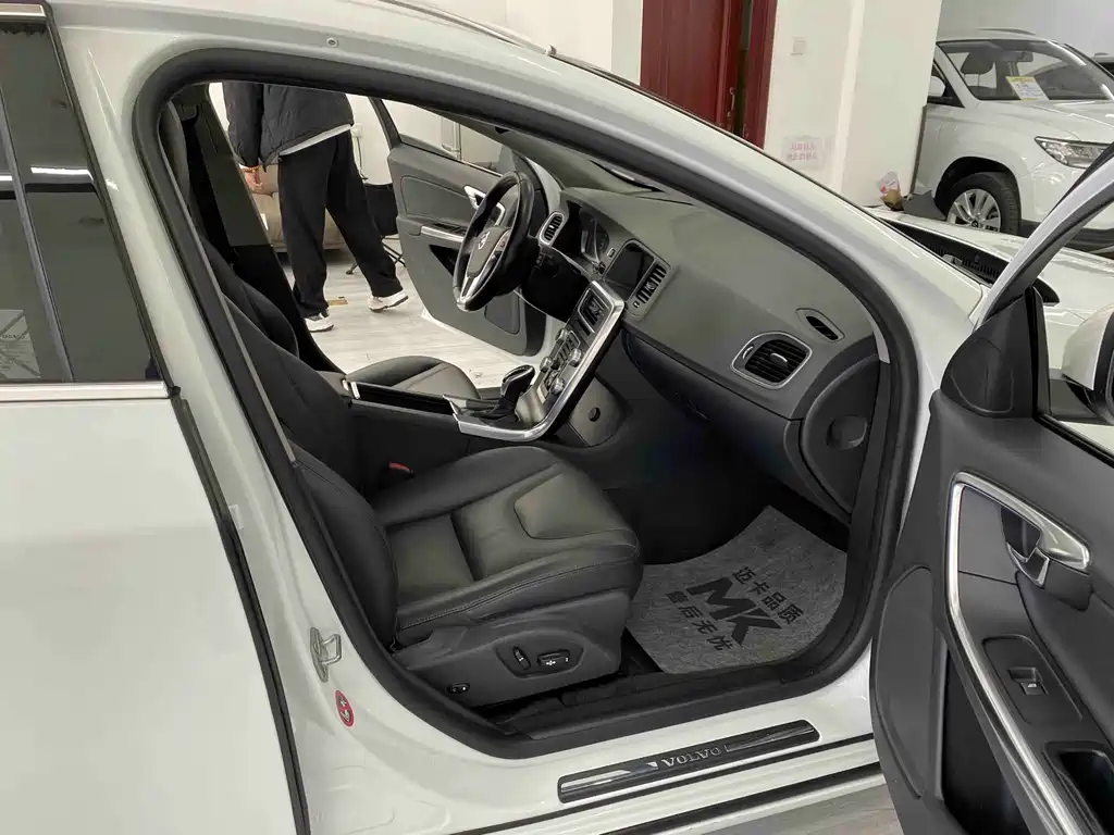 Volvo V60 — миниатюра 7