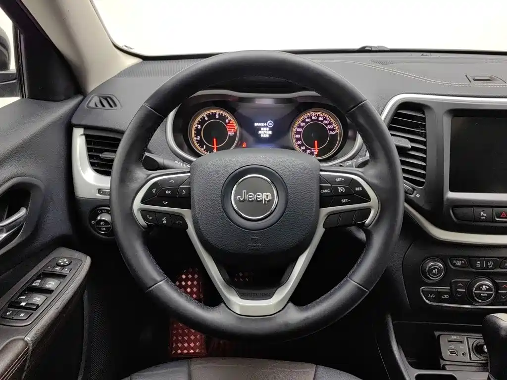 Jeep Cherokee — миниатюра 11
