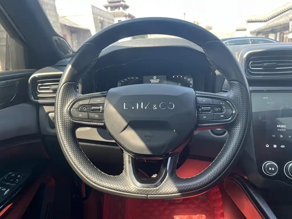 Lynk & Co 03 — миниатюра 12