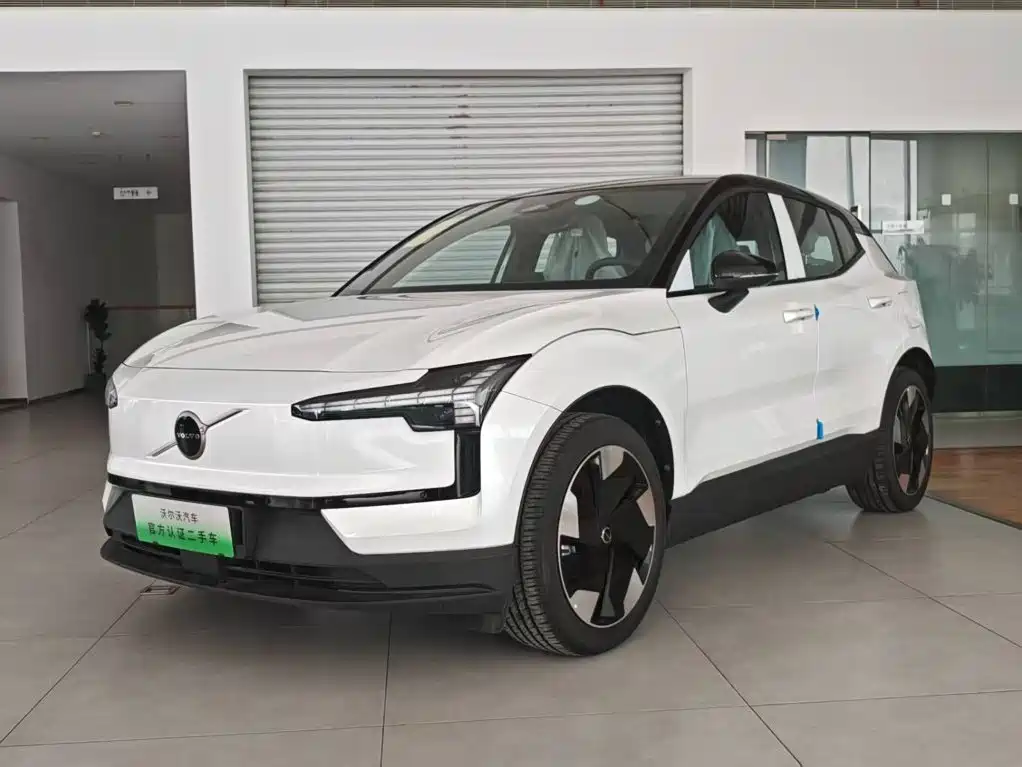 Volvo EX30 2025 Plus