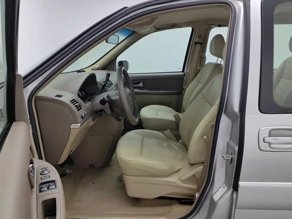 Buick GL8 — миниатюра 10